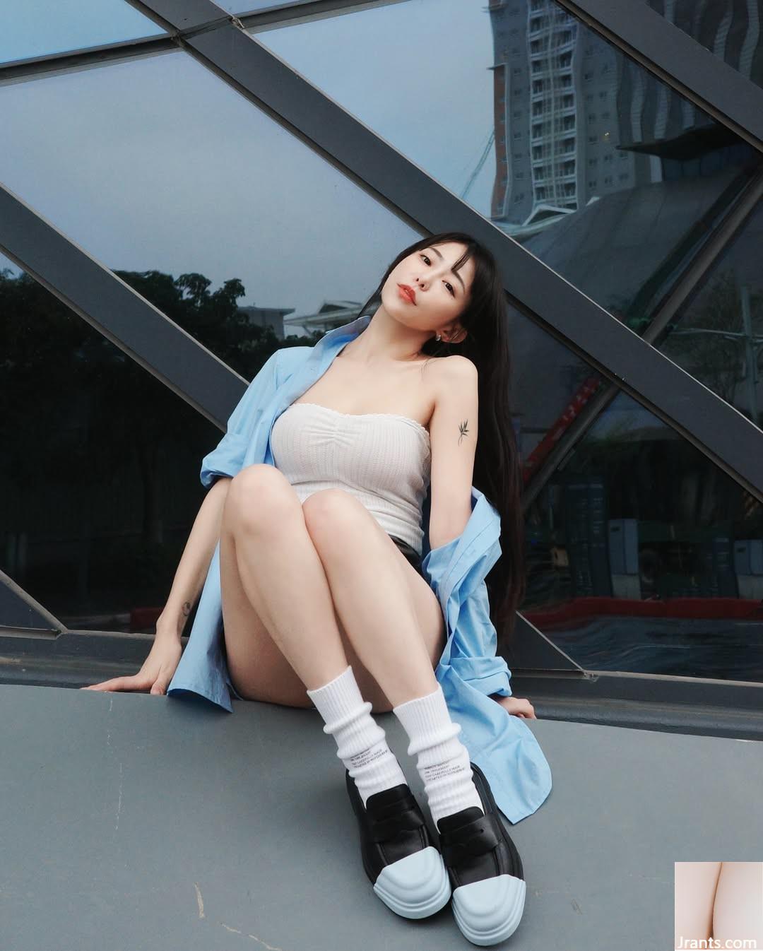 Nữ thần vú xinh đẹp “Zi Zi” đầy sự đầy đặn và đầy điện đáng kinh ngạc (10p) - Ảnh 4