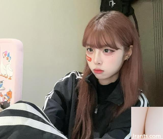 Sự kết hợp của cô gái tóc đỏ “Xiaomu” tính khí và gợi cảm (10p) - Ảnh 2