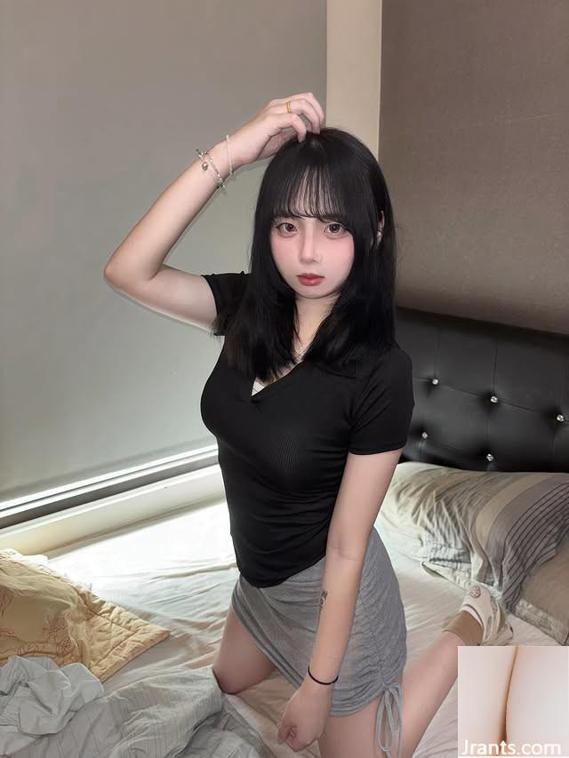 Sexy Stunner “Ice Blueberry Jelly” đầy quyến rũ (10p) - Ảnh 4