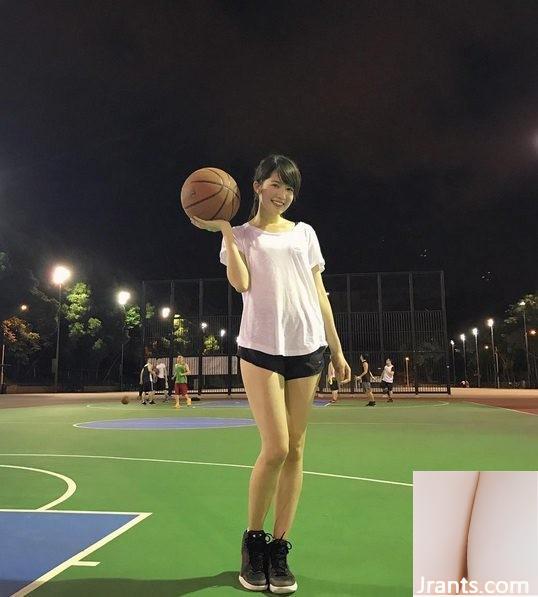 Cô gái ngọt ngào trong môn bóng rổ thích thể thao là một huấn luyện viên rất quyến rũ, tôi muốn chơi bóng rổ! (12p) - Ảnh 6