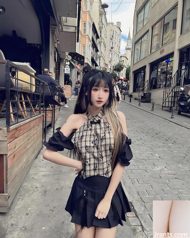 Cô gái xinh đẹp xinh đẹp “Ana Sinni” cho thấy hình dáng mềm mại và sự quyến rũ của cô ấy (10p)