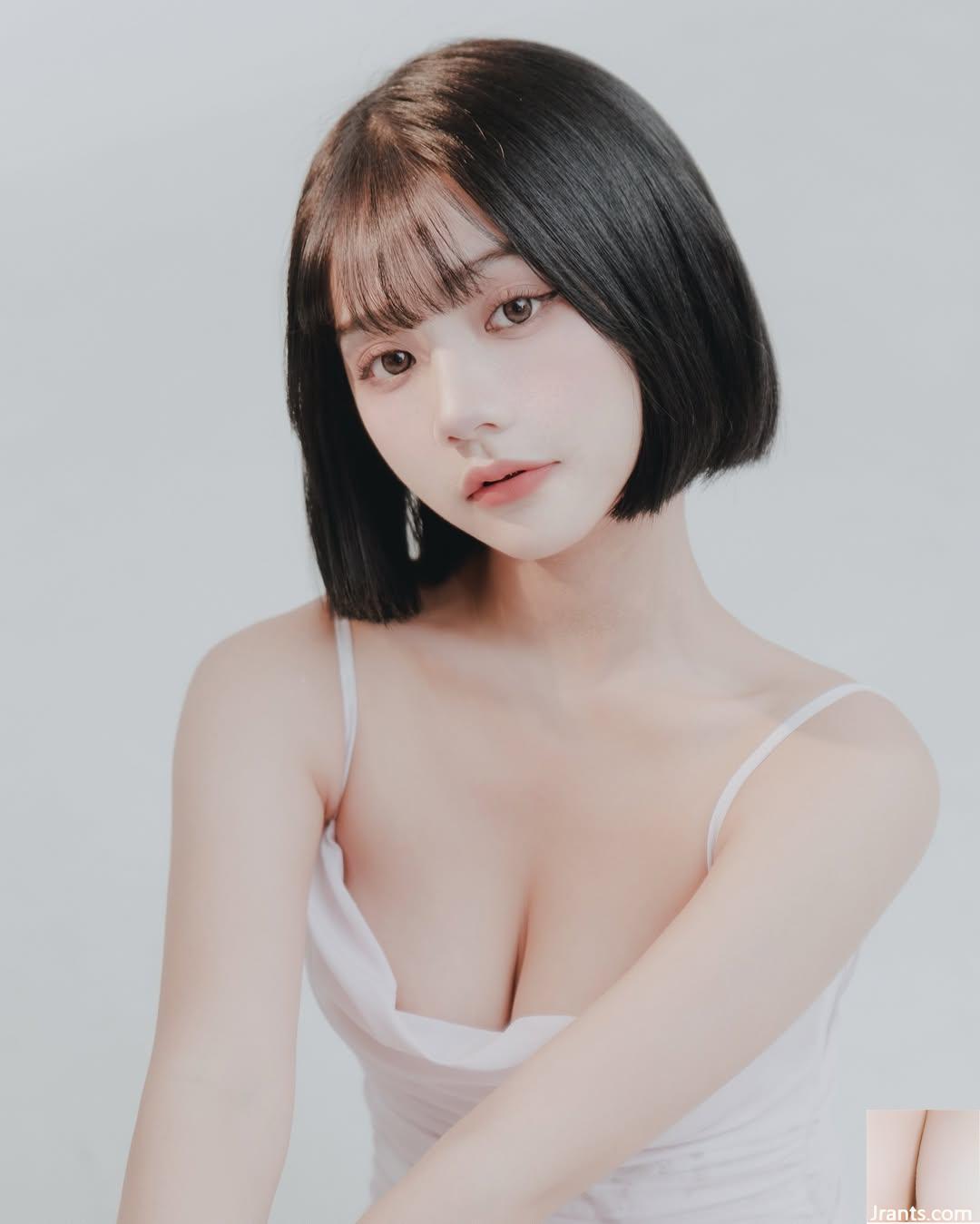 “Xiao Ruo” có dáng người mảnh khảnh nhưng lại có dáng chuẩn … Hương trầm hương nồng nàn (10P)