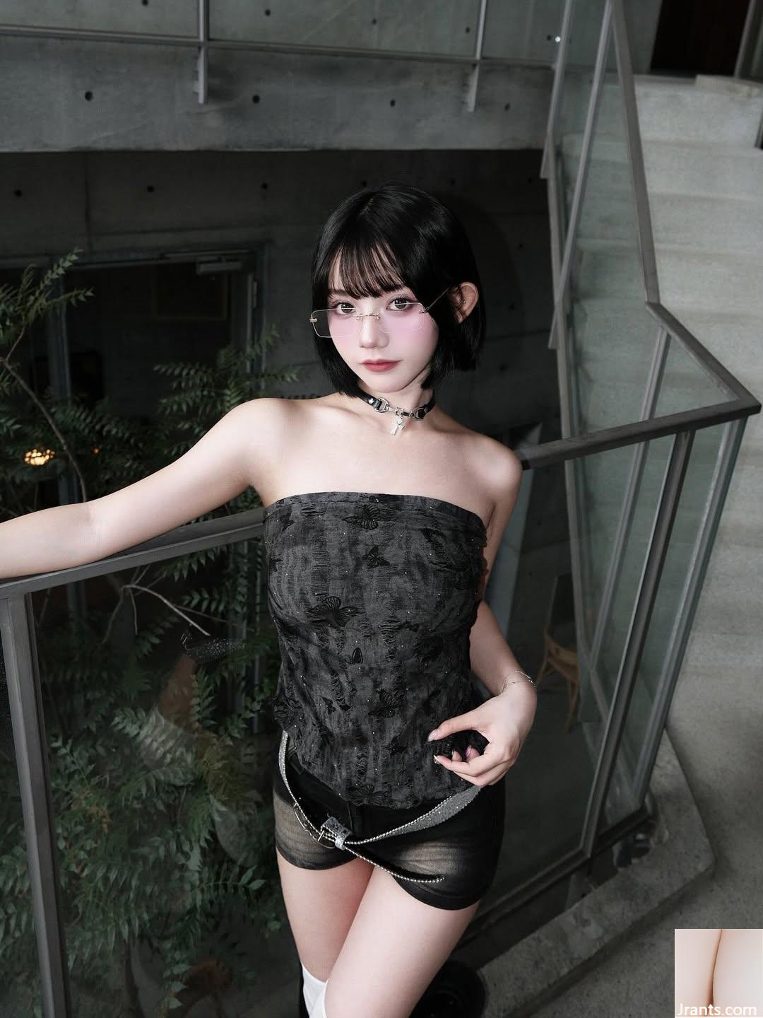 “Xiao Ruo” có dáng người mảnh khảnh nhưng lại có dáng chuẩn … Hương trầm hương nồng nàn (10P) - Ảnh 5