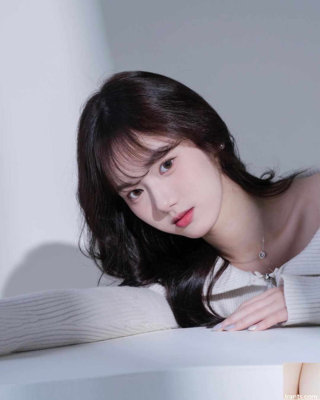 “Yixuan” có khuôn mặt ưa nhìn và nhiều tư thế khó hiểu, về cơ bản là phạm lỗi (10P) - Ảnh 9