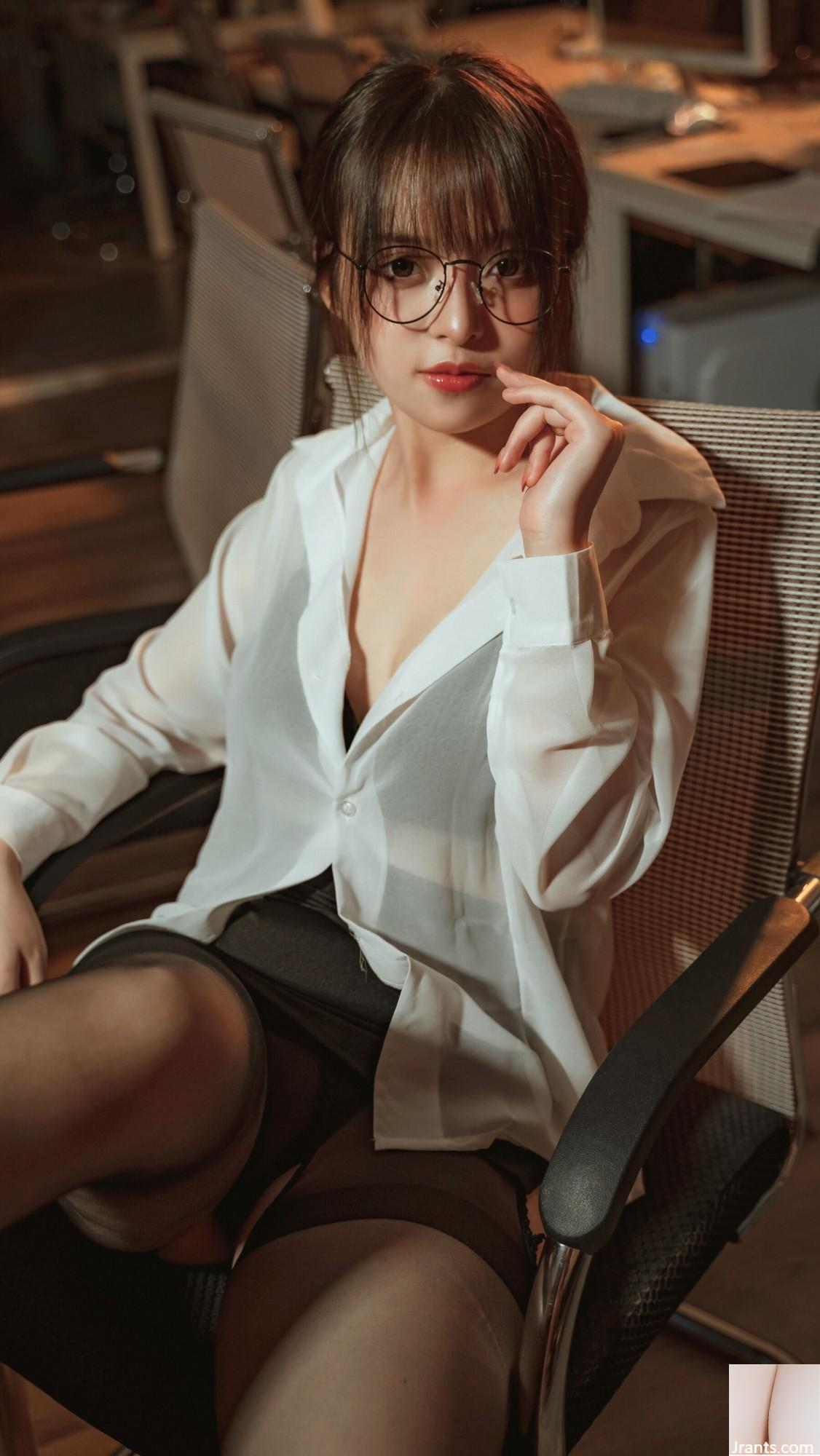 Thỏ Nana có hương vị dâu tây “Office ol · Giáo viên mong muốn” (42p) - Ảnh 11