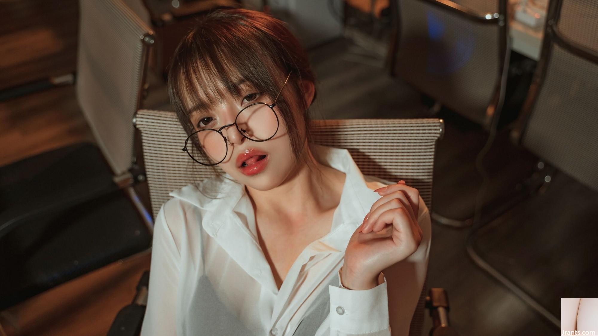 Thỏ Nana có hương vị dâu tây “Office ol · Giáo viên mong muốn” (42p) - Ảnh 19