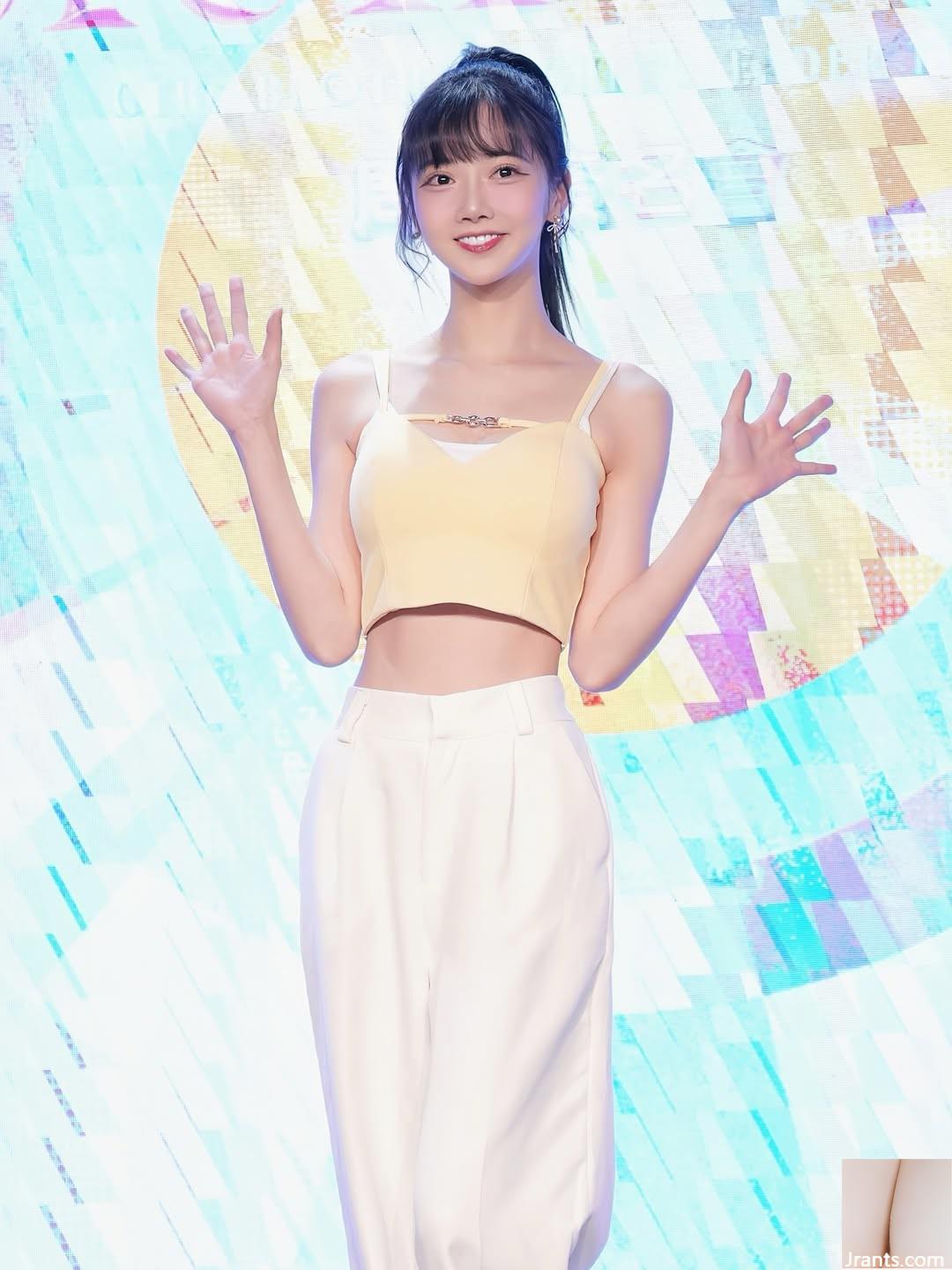 “Yi Chen” có nụ cười ngọt ngào với sức mạnh áp đảo và đường nét khuôn mặt quyến rũ khiến bạn mất hồn (10P)