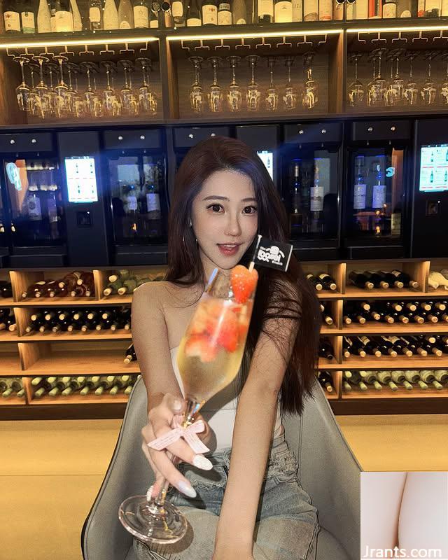 Khuôn mặt tinh tế và cơ thể đầy đặn “được nuôi dưỡng” để mê hoặc (10p) - Ảnh 8