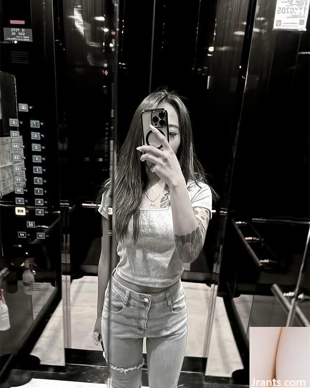 Một v sâu mở trên ngực của bộ ngực đẹp (10p) - Ảnh 4