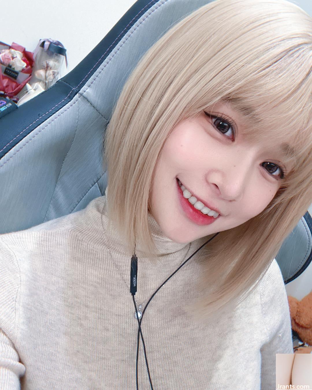 Vẻ đẹp ngực lớn “Niu Niu Girl” Super Giant Half Ball Sturdy Top (10p)