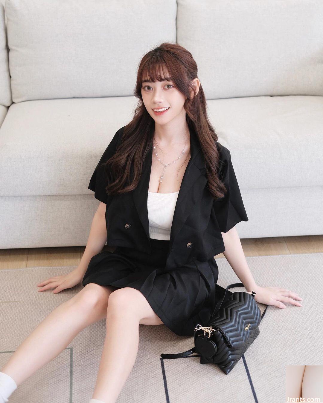 Cô gái xinh đẹp chất lượng hàng đầu “Yihan” có hai túi thịt lớn trên ngực khiến mọi người khó thở (10p) - Ảnh 7