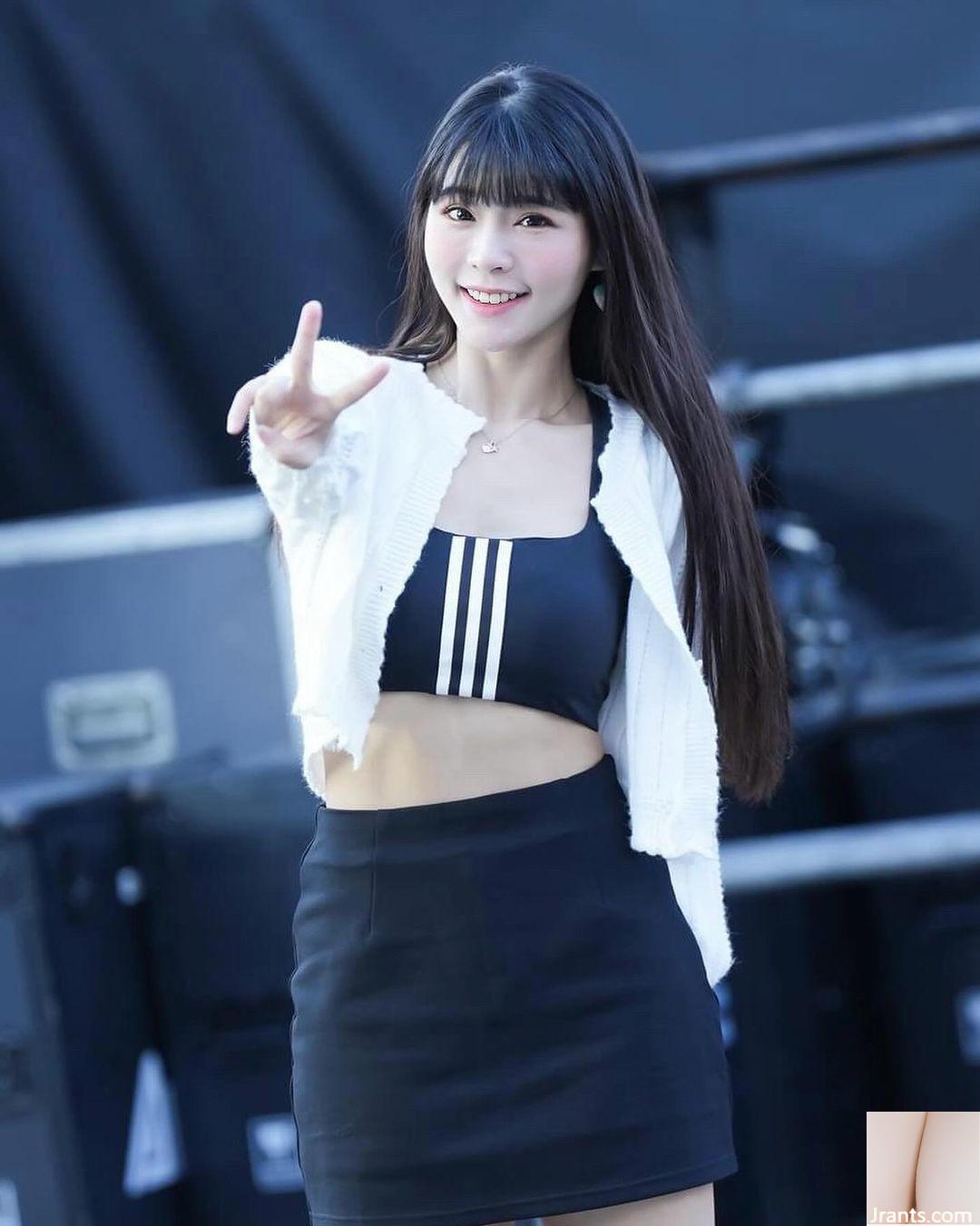 “Lu Xiaoqing” có một vòng eo gợi cảm và một món ăn sexy Eye Ăn kem (10p) - Ảnh 6