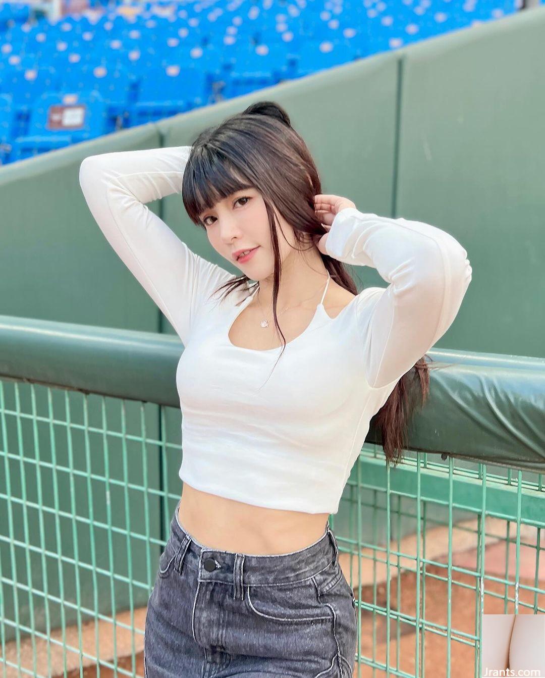 “Lu Xiaoqing” có một vòng eo gợi cảm và một món ăn sexy Eye Ăn kem (10p) - Ảnh 8