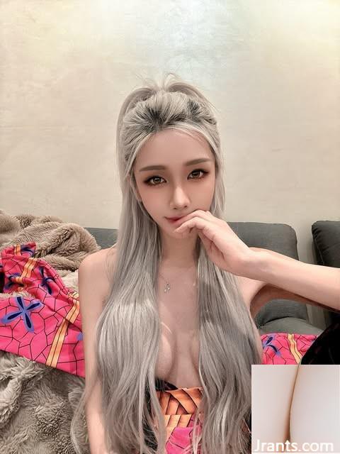 Nữ thần chân xinh đẹp “Yan” pheromone bị xào điên cuồng trong không khí và hương vị gợi cảm. Hai đỉnh siêu đẹp quá ấn tượng, đường cong S là mảnh khảnh và vật liệu (10p)