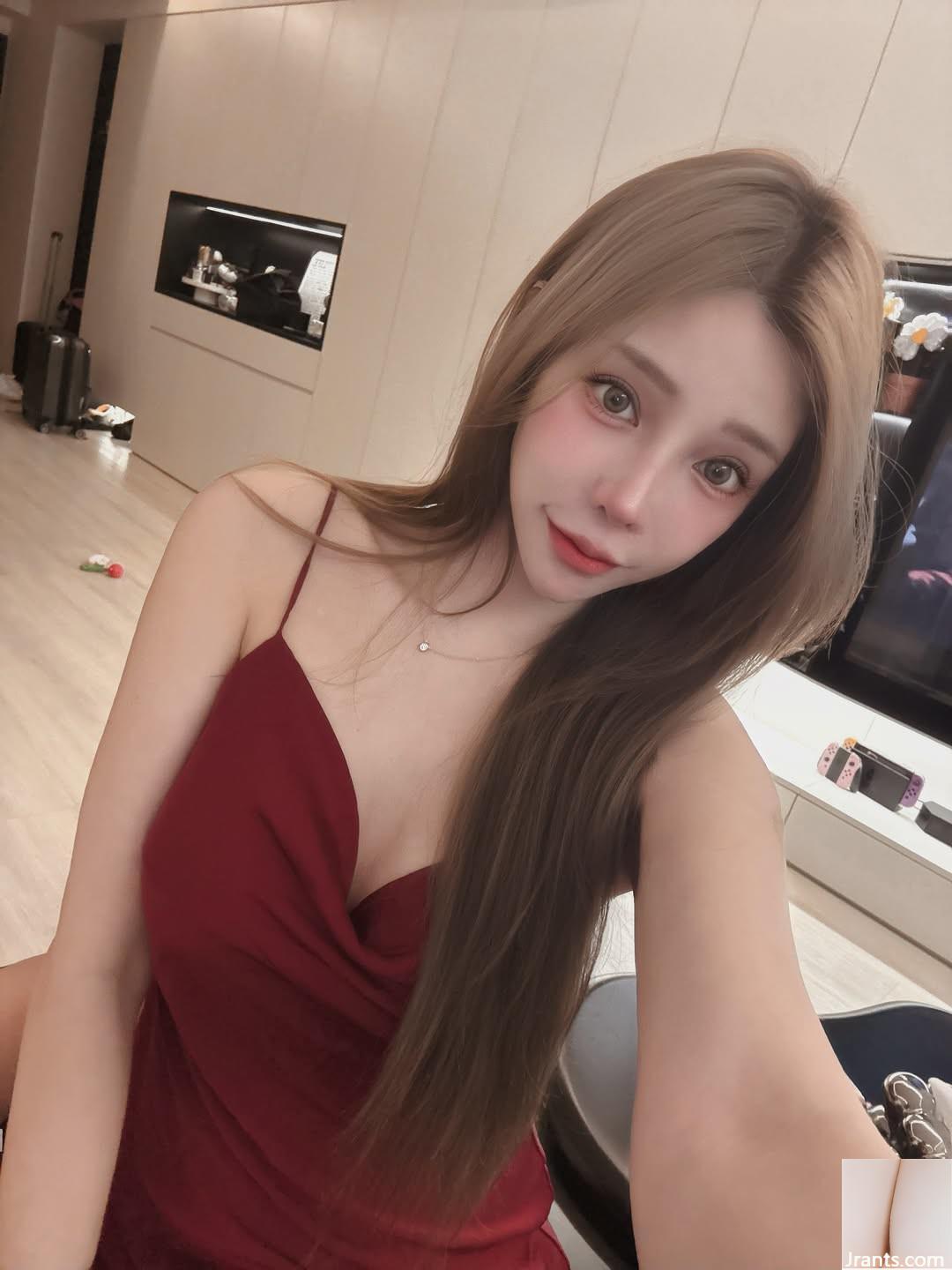 Nữ thần xinh đẹp “Liu Bubu” có vẻ ngoài tốt nhất khiến mọi người không thể chịu đựng được các rãnh sâu nóng hổi (10p) - Ảnh 2