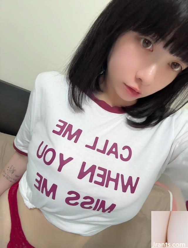 Cô gái xinh đẹp “Petidi” cho thấy những đường cong cơ thể xinh đẹp của cô ấy và thu hút sự cám dỗ bắt mắt (10p)