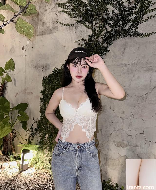 Cô gái xinh đẹp “Lili” có một nụ cười quyến rũ và ngọt ngào vô cùng hấp dẫn! Cơ thể chỉ đơn giản là tuyệt vời (10p) - Ảnh 10