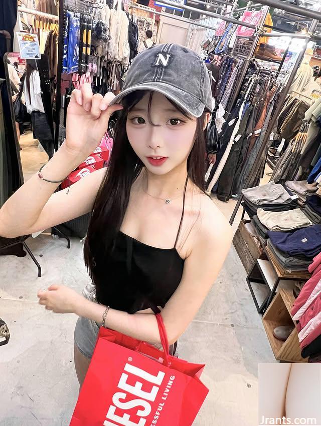 Người nổi tiếng trên internet ngọt ngào “Kelly” thật quyến rũ và hấp dẫn (10p) - Ảnh 9