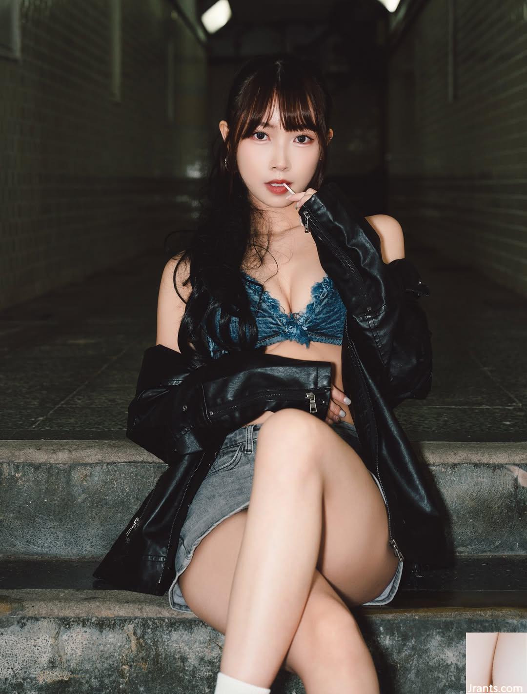 Cô gái trẻ gợi cảm “Hami” mặc một cách quyến rũ và thể hiện sự quyến rũ nóng bỏng của cô ấy (10p) - Ảnh 3