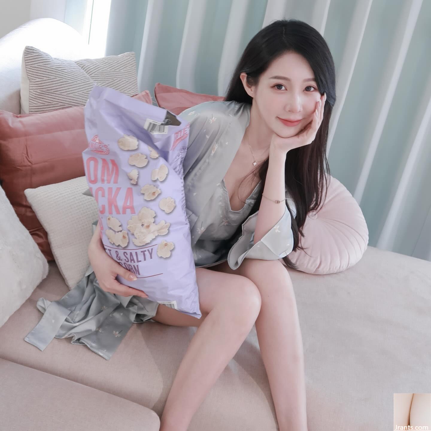 Phát sóng trực tiếp của cô gái xinh đẹp “Ula” có bộ ngực nóng bỏng và đẹp dưới khuôn mặt ngọt ngào của cô ấy (10p) - Ảnh 6