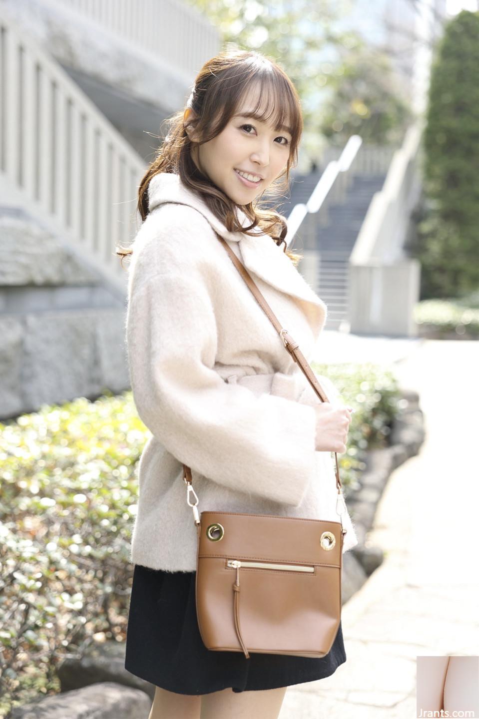 Ai Hasegawa – Một người phụ nữ đã có gia đình, cảm thấy ngột ngạt vì cuộc sống quá bất cẩn của mình và tìm kiếm đàn ông để thay đổi nhịp sống. - Ảnh 3