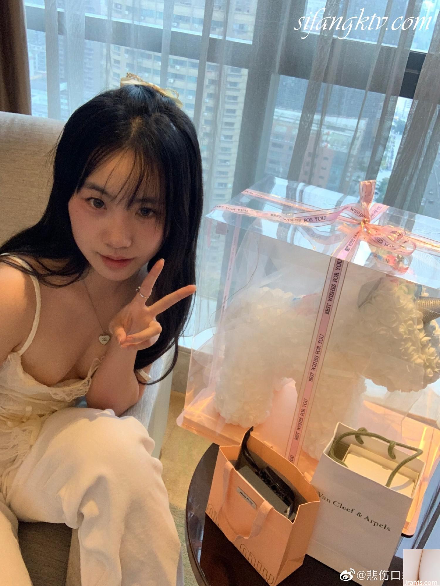 Nữ cô gái sinh ra trên biển selfie tối chia sẻ toàn bộ cơ thể cô bị lạc và trông rất giỏi chơi (11p) - Ảnh 7