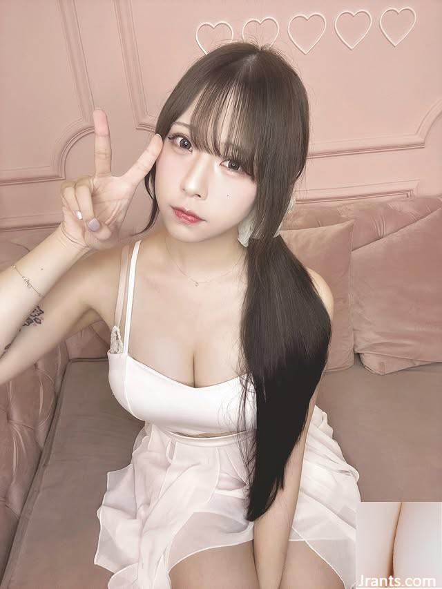 Hình ảnh nóng “hương thơm dễ thương” của cô gái ngọt ngào thực sự được ẩn giấu (11p