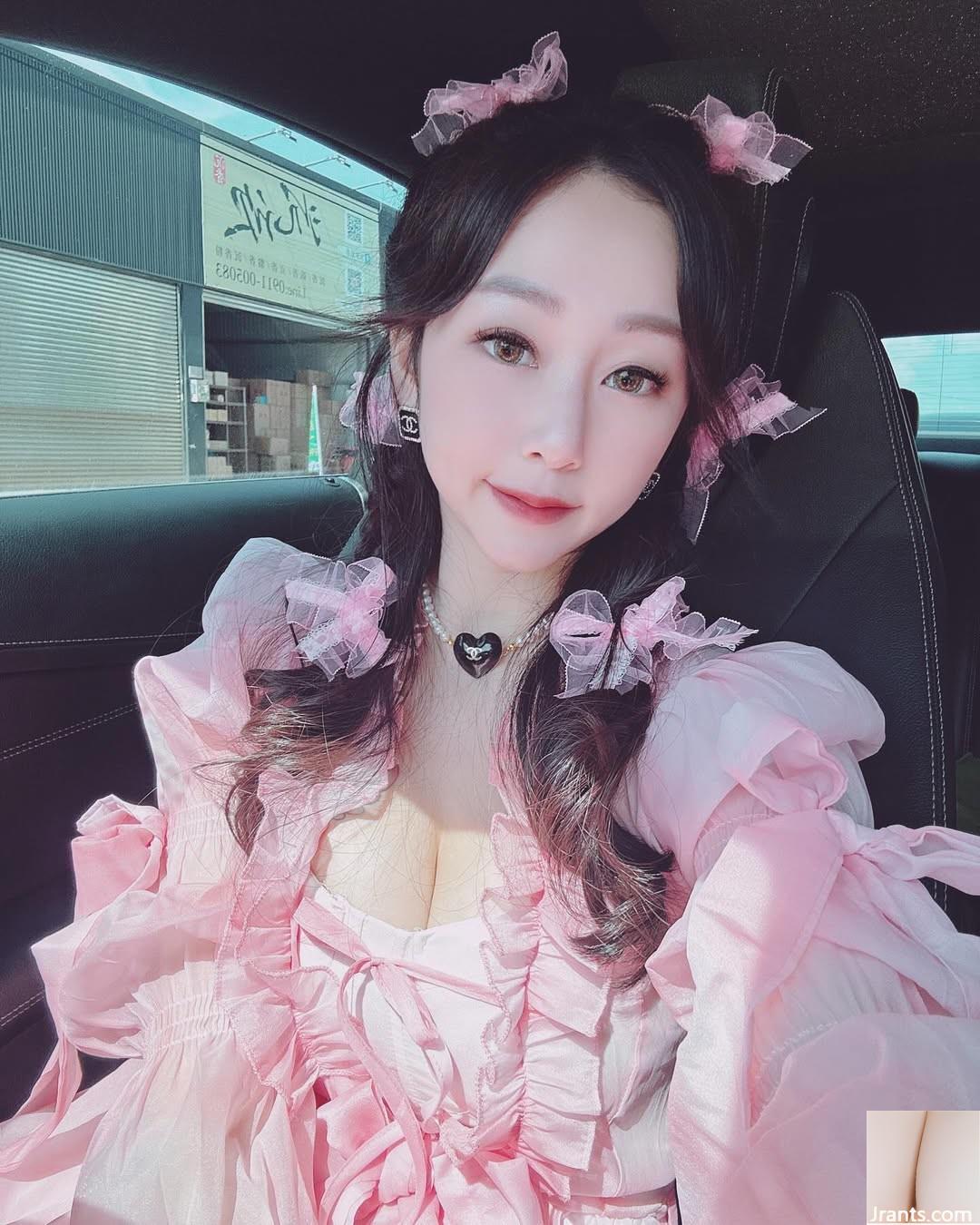 Demon nhỏ gợi cảm “Yuyuyu” Người lớn tuổi trên ngực anh ấy thật tuyệt vời (9p) - Ảnh 9