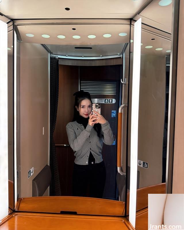 Phù thủy nhỏ “Hanjren724” ngọt ngào và gợi cảm (11p) - Ảnh 8