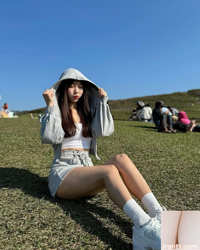 “Chị sinh đôi 77” có vẻ ngoài rất bắt mắt (10p) - Ảnh 2