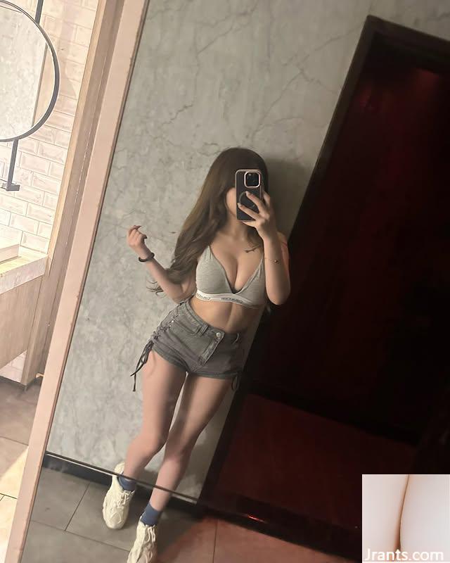 Nữ thần xinh đẹp “Mina” là bất khả chiến bại và mỉm cười và làm tan chảy trái tim bạn (10p)