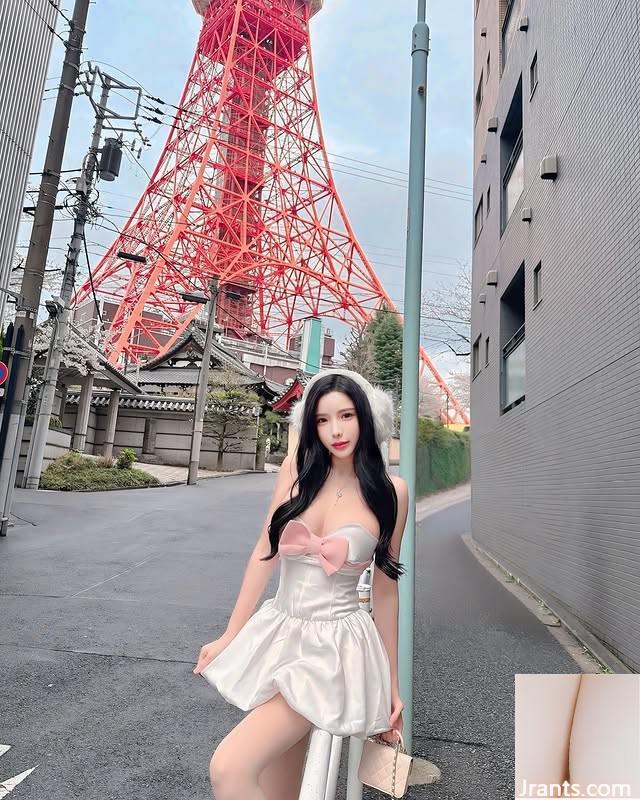 Nhìn vào trần nhà của sự xuất hiện cộng với “Blue Star Lei” và rất phấn khích (10p)