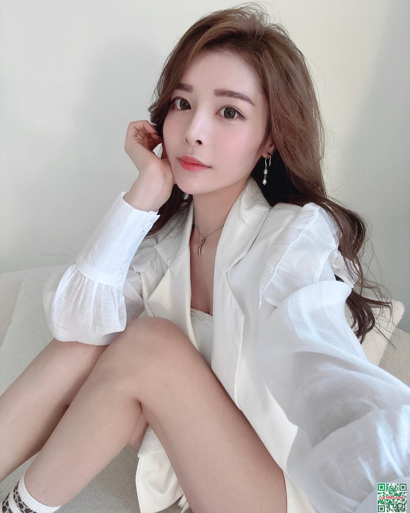 “MI_TUN” Hidden tròn ngực và cám dỗ (26p)