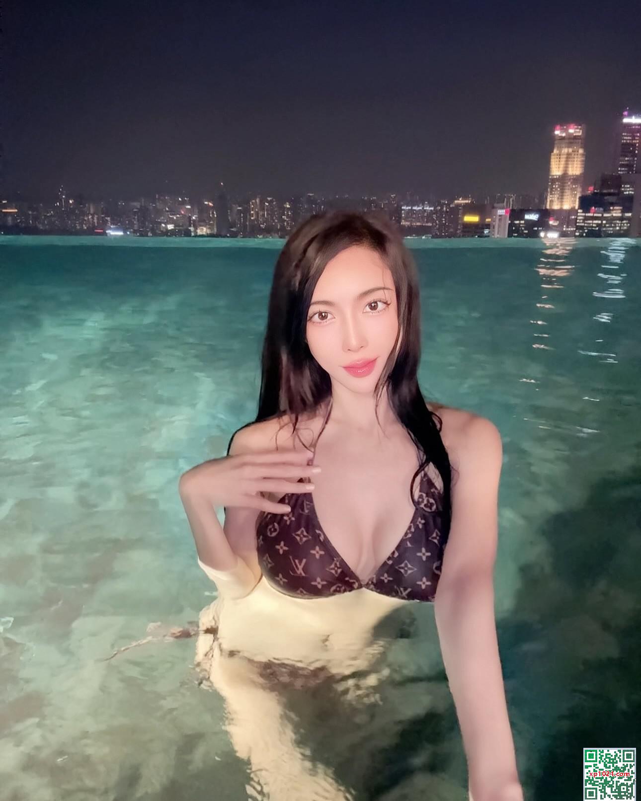 Tính khí “Lin Mike” giống như nữ hoàng với eo và ngực mỏng (20p)