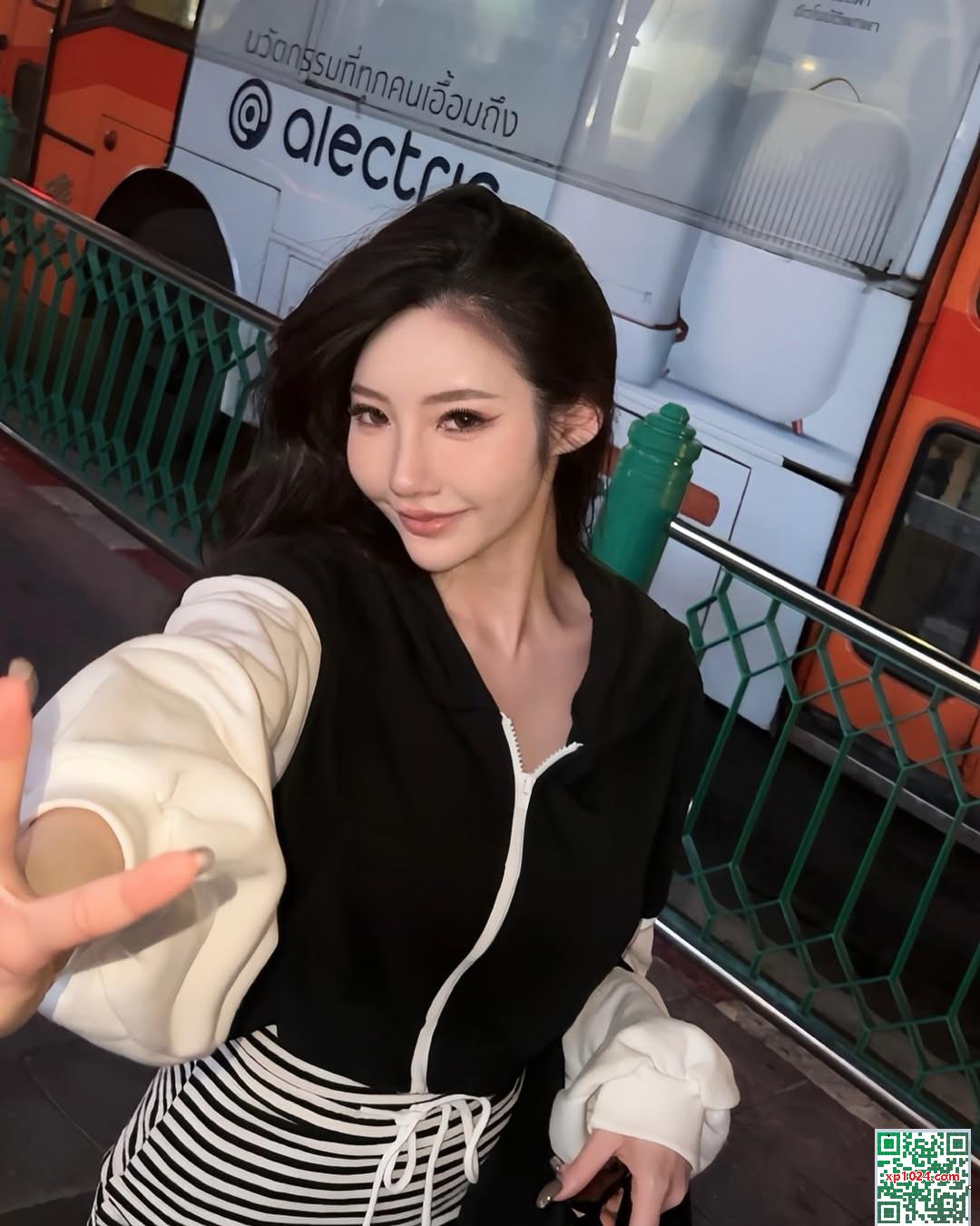 Cô gái ngực lớn với sự phân tách sâu V “Xinpei Mandy” khá bắt mắt (20p) - Ảnh 16