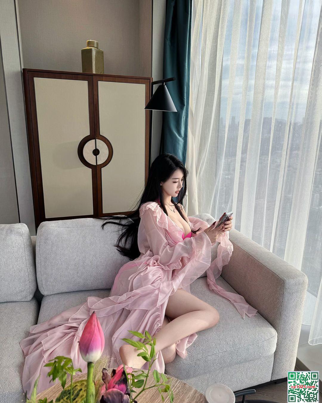 “Soooxiiy” ​​Half-Ball siêu khổng lồ đã phá vỡ đồ lót! (40p)