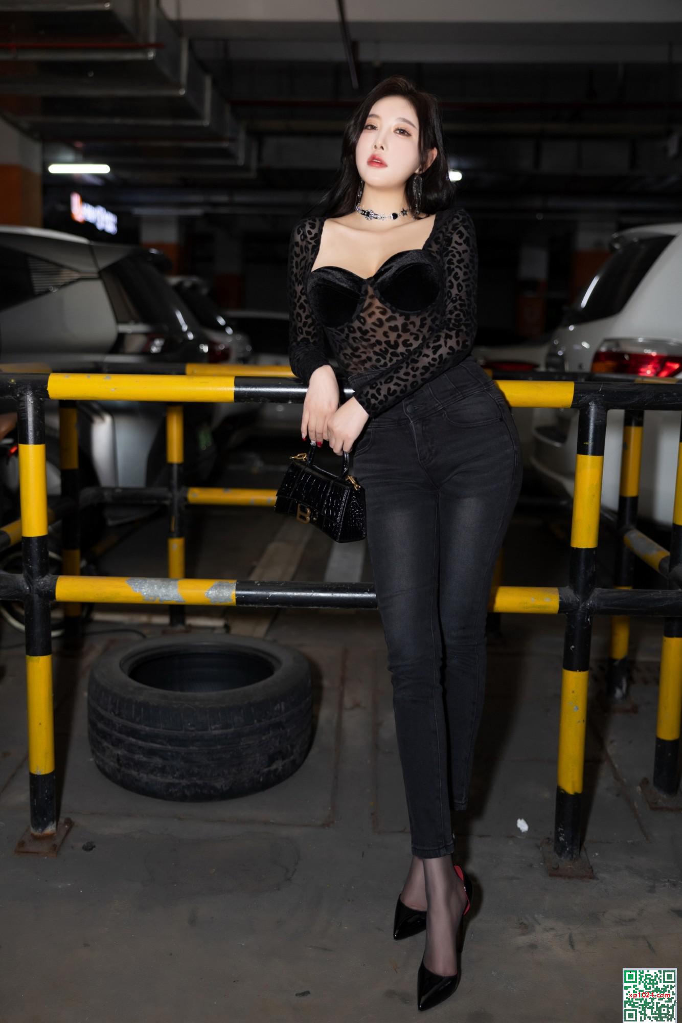 Yang Chenchen – Quần jean đen (100p) - Ảnh 13