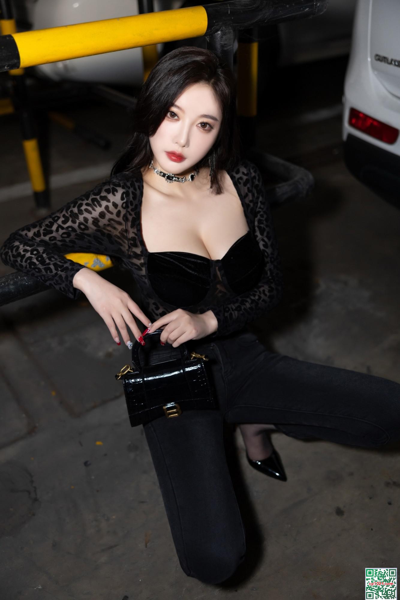 Yang Chenchen – Quần jean đen (100p) - Ảnh 16