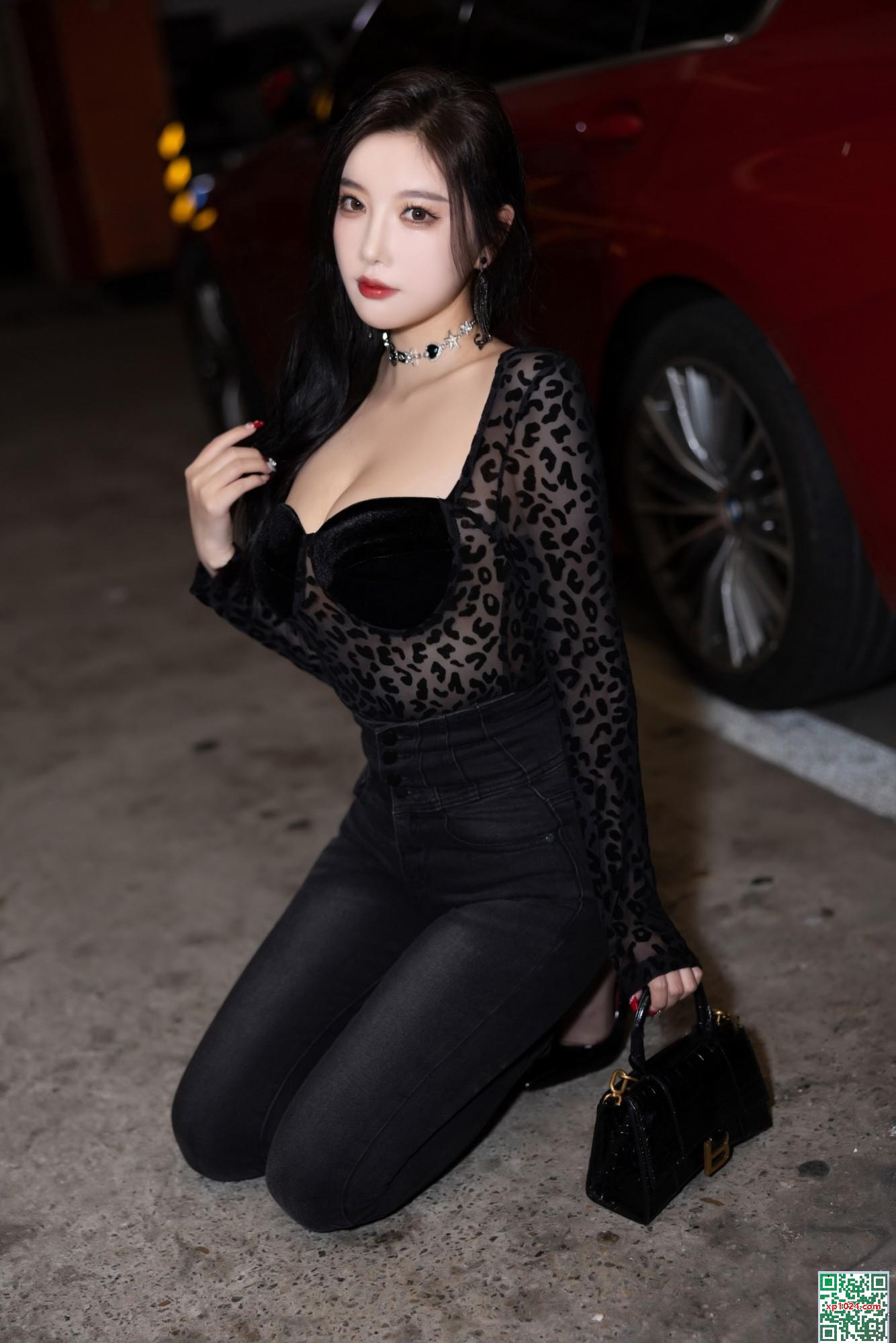 Yang Chenchen – Quần jean đen (100p) - Ảnh 7