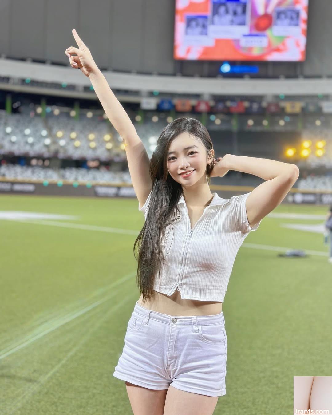 “Ququ” thể hiện cơ thể của quỷ, tỷ lệ đẹp và bắt mắt (14p) - Ảnh 12