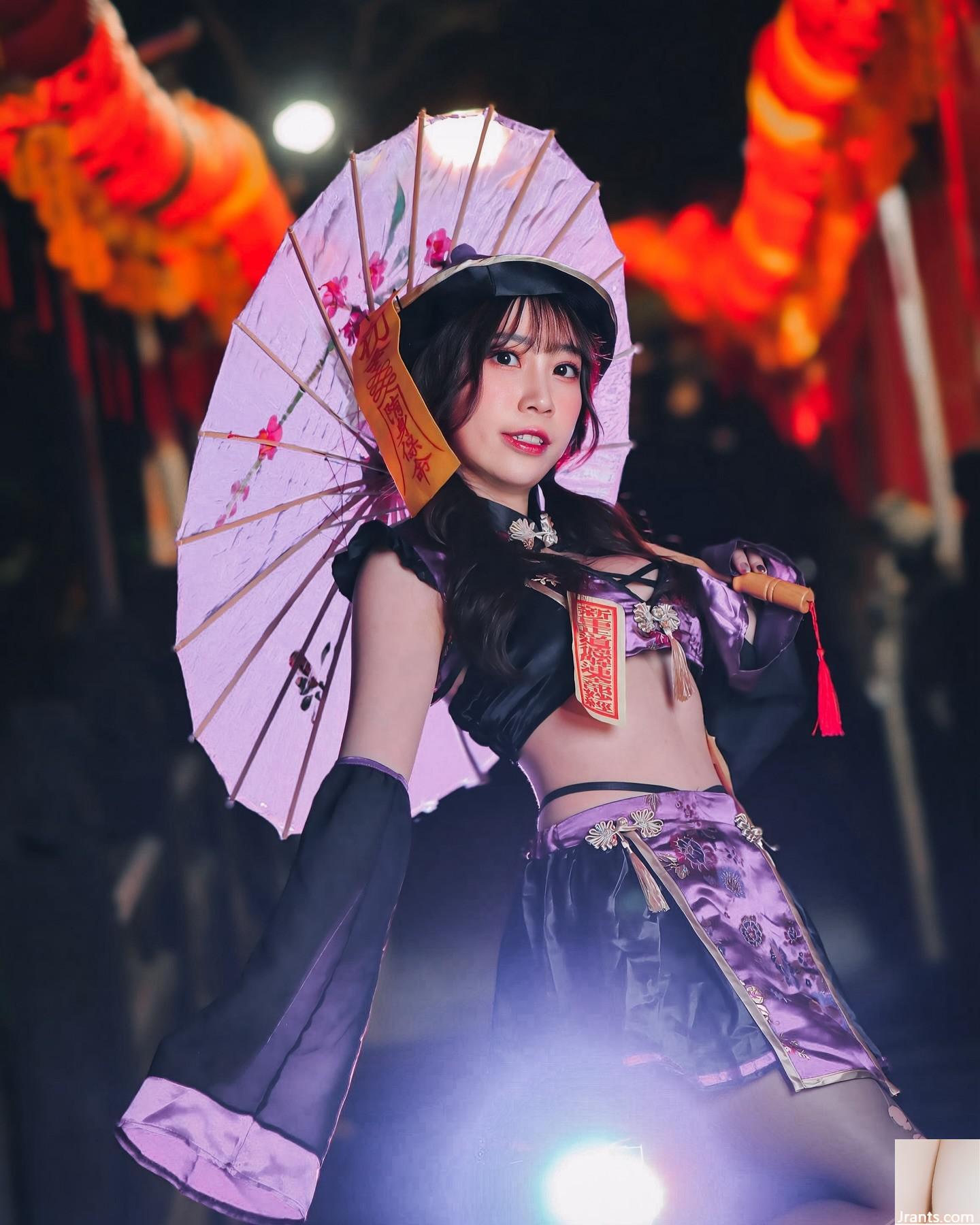 Mô hình ngựa nhỏ “Joyce” đồ lót tiếp xúc với vú (23p)