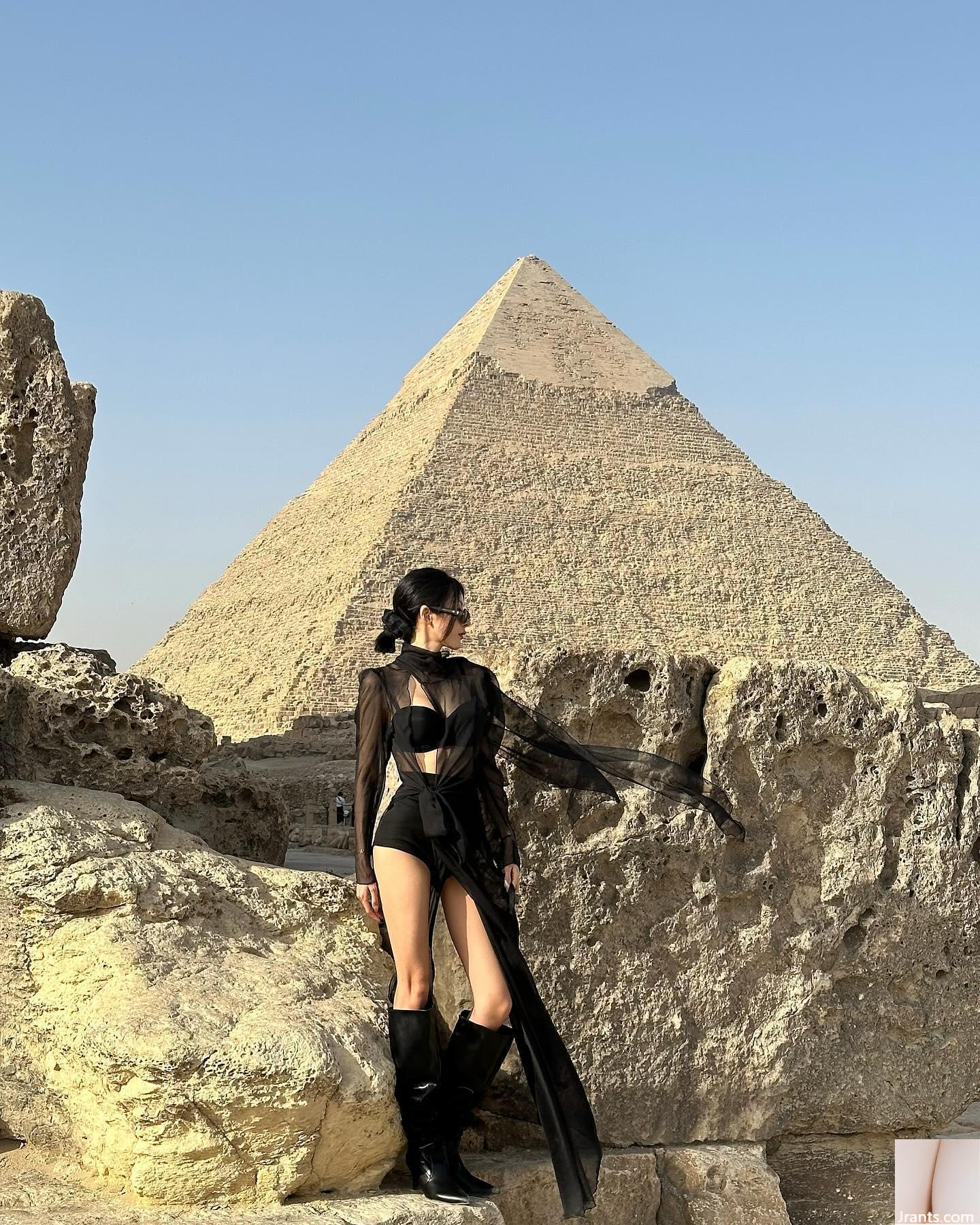 Nụ cười đặc trưng thật ngọt ngào. “Red-Eye Daji” sẽ quyến rũ trái tim bạn chỉ bằng một cái nhìn (23p)