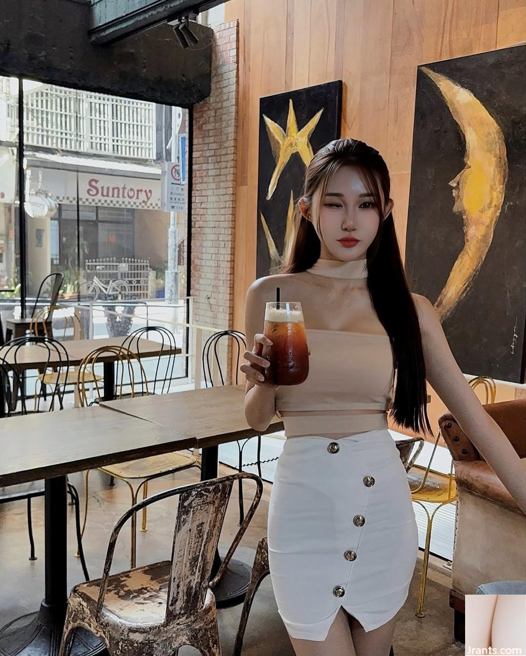 “Rắc rối nhỏ của bạn là bán những cây bút mỏng” Hidden tròn và bộ ngực đẹp (23p) - Ảnh 17