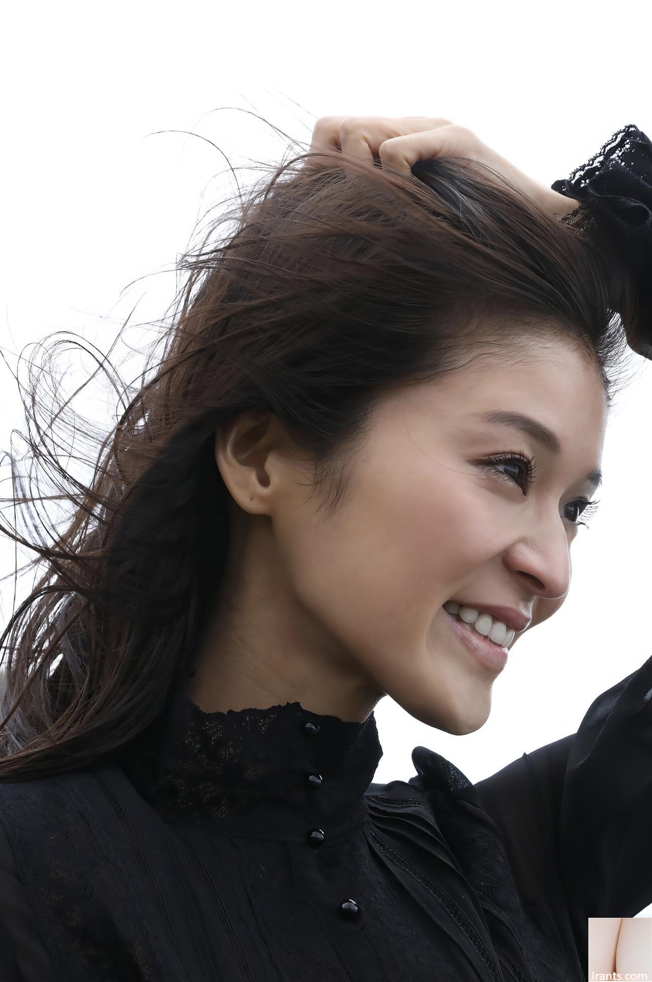 (Yumi Higashino) Cơ thể săn chắc và đẹp đẽ, đối xứng và toàn thân toát - Ảnh 3