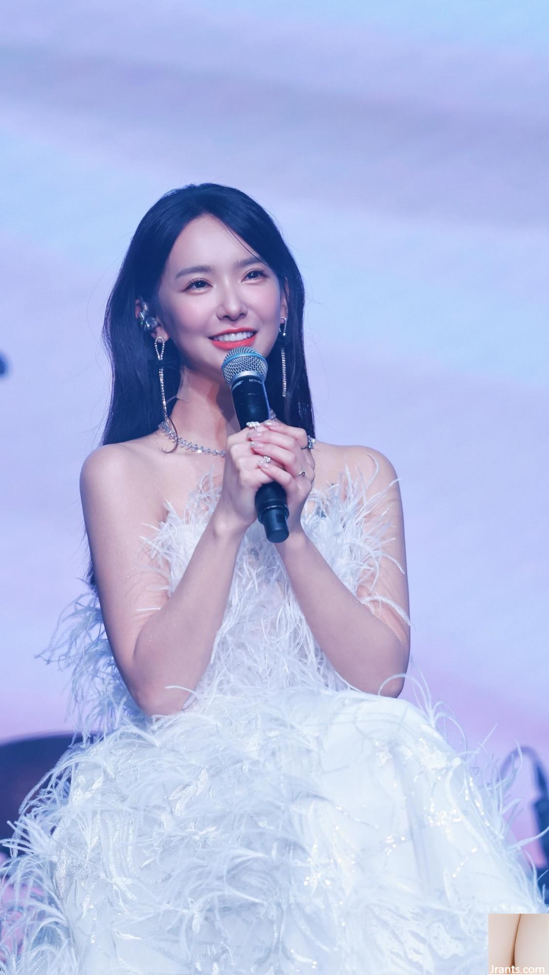 “Jang Yahan Kimi” bật lên với cả hai bộ ngực và ngã trong nháy mắt (18p)