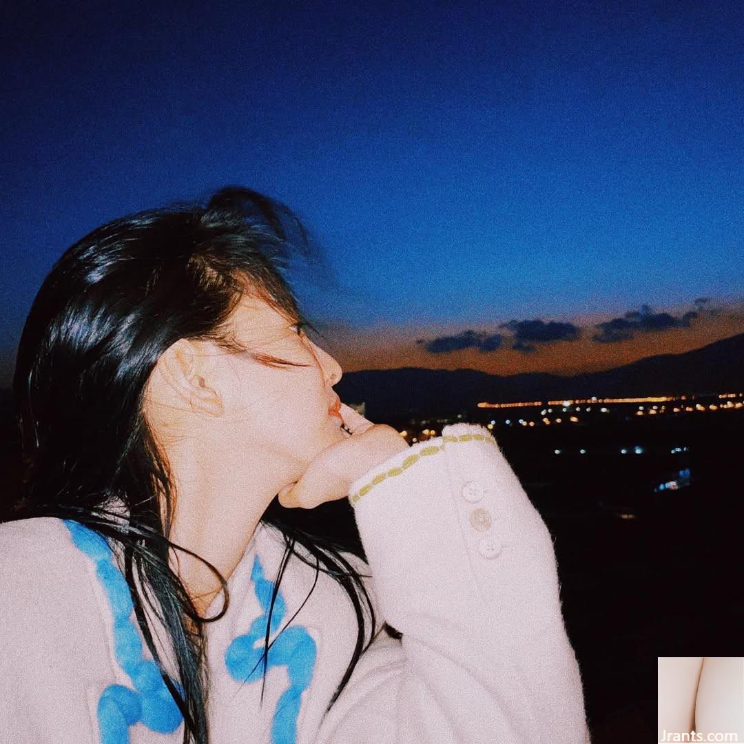 Demon nhỏ gợi cảm “Zhang Ruonan” không có giới hạn trên bức tranh bắt mắt (16p)