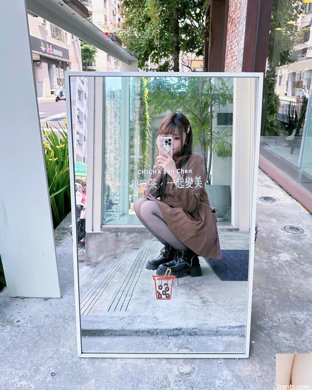 Đường cong vú tròn “Emily” Đường cong gợi cảm rất hấp dẫn! (19p) - Ảnh 10