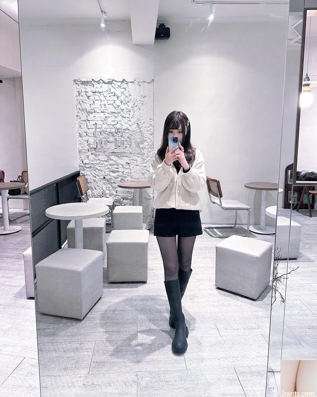 Đường cong vú tròn “Emily” Đường cong gợi cảm rất hấp dẫn! (19p) - Ảnh 12