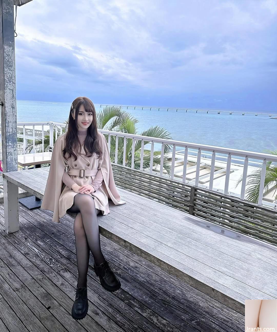 Đường cong vú tròn “Emily” Đường cong gợi cảm rất hấp dẫn! (19p) - Ảnh 4