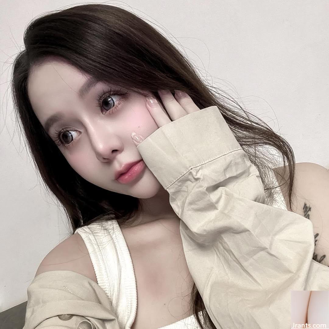 “Yuan Jiahui” cám dỗ không thể cưỡng lại ….. đường cong mông (24p)